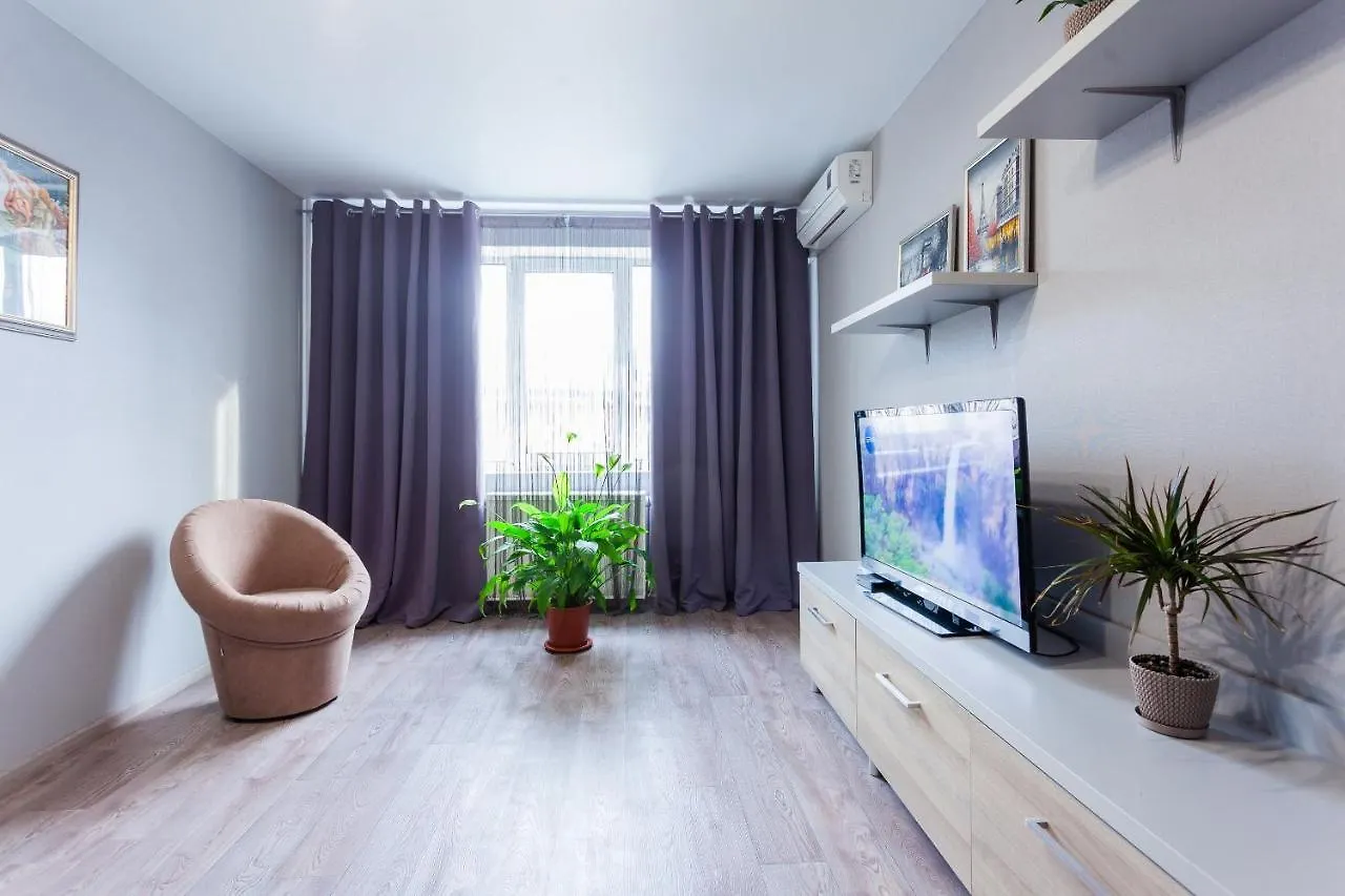 Obolon Metro Station Apartamento Kiev